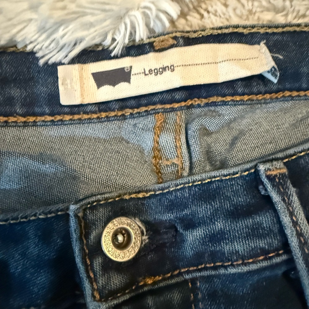 Levi's Women's Dark Blue Jeggings
